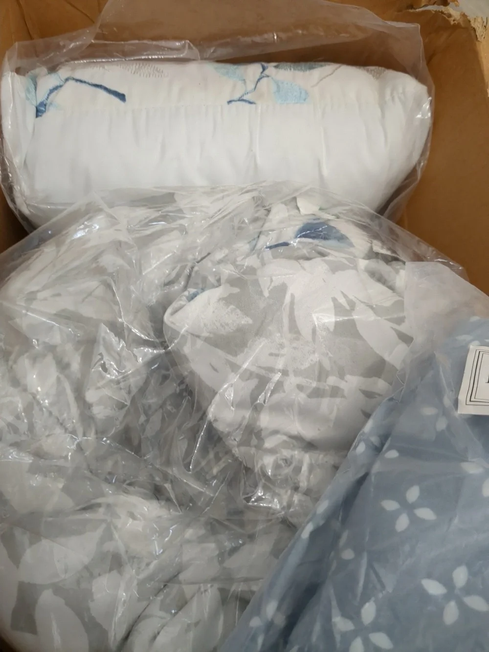 Madison Park Essentials Cozy Bed in a Bag Reversible Comforter with Sheets Queen